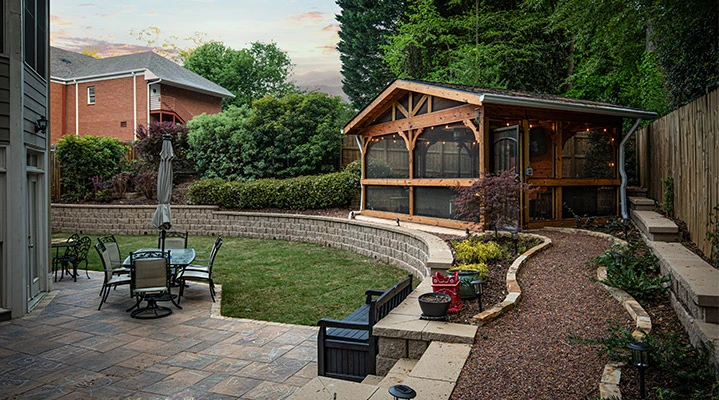 Backyard Makeover & Patio Ideas